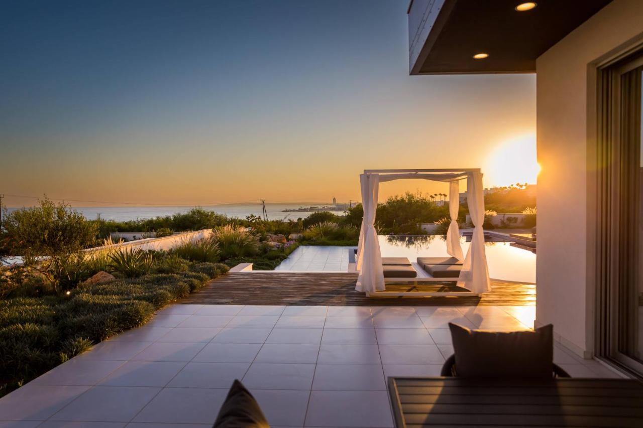 Love Bridge Seaview Villas 아이아 나파 외부 사진