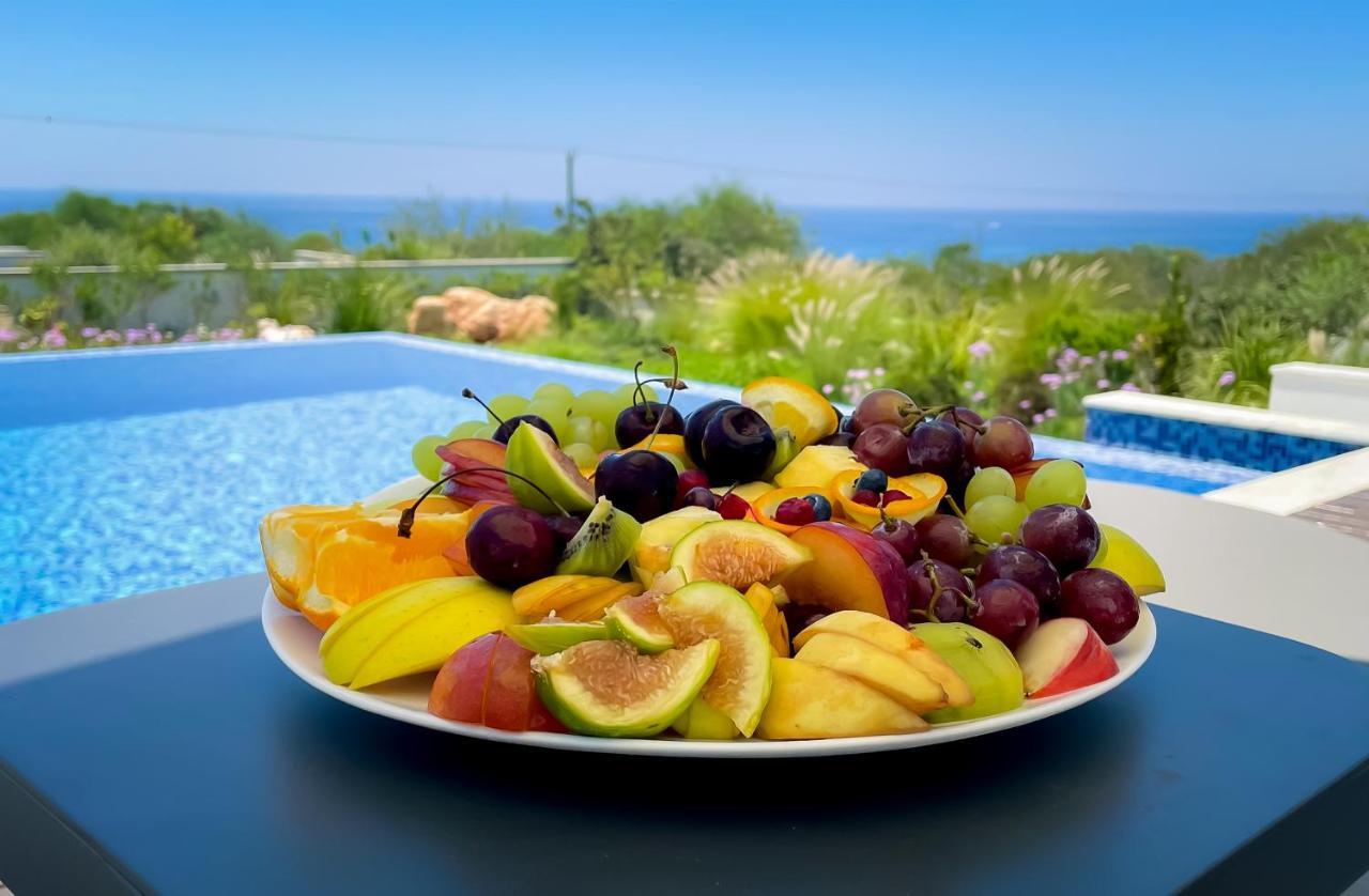 Love Bridge Seaview Villas 아이아 나파 외부 사진