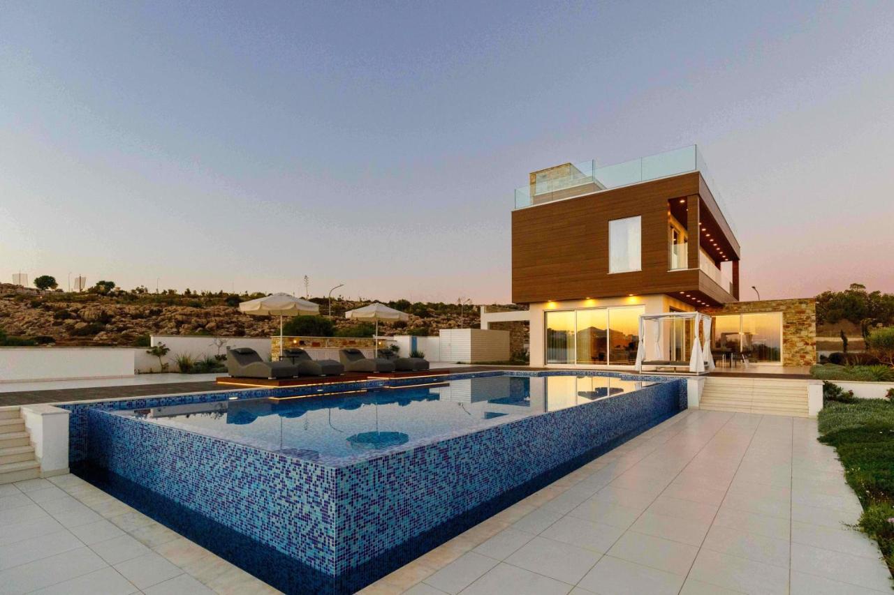 Love Bridge Seaview Villas 아이아 나파 외부 사진