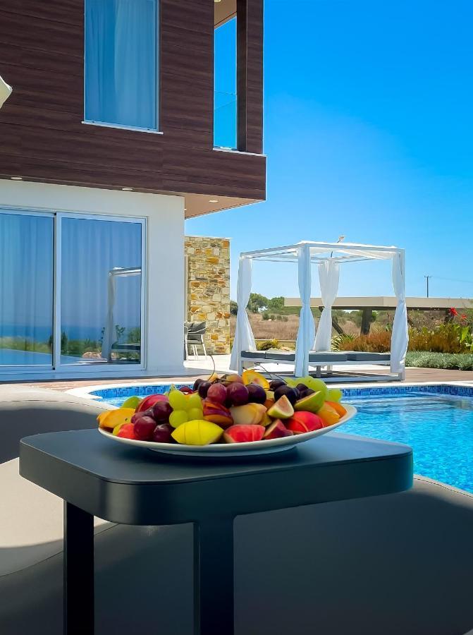Love Bridge Seaview Villas 아이아 나파 외부 사진