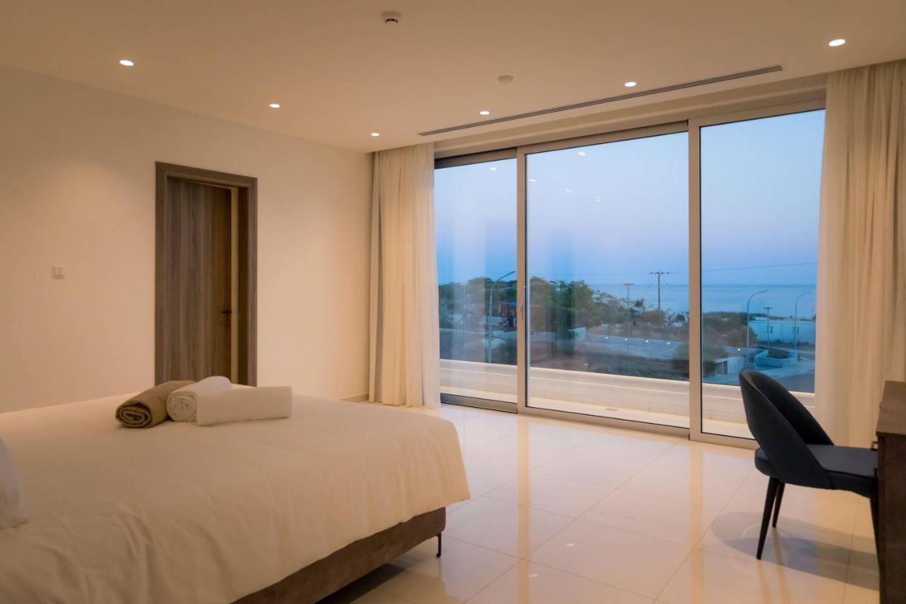 Love Bridge Seaview Villas 아이아 나파 외부 사진