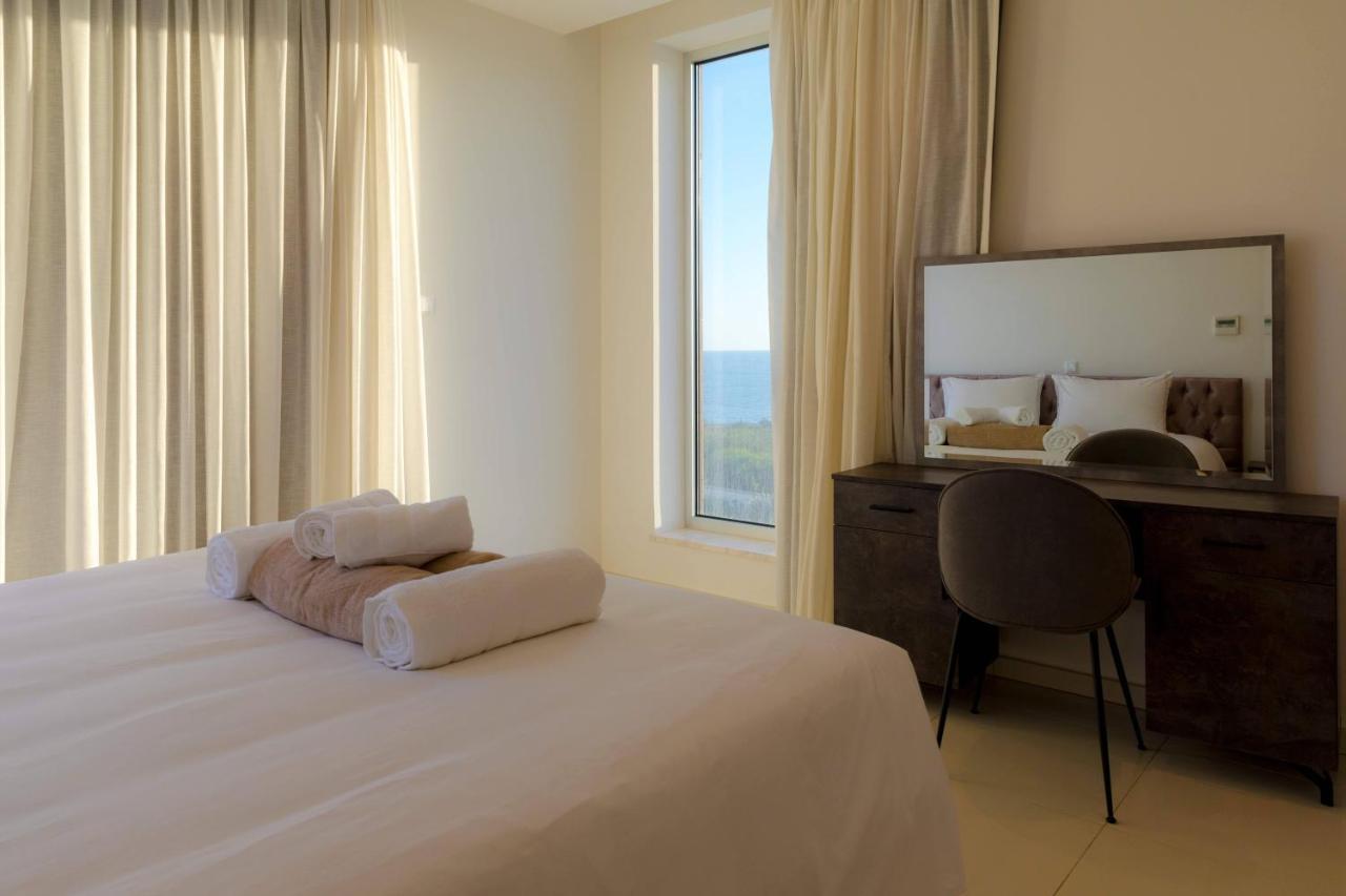 Love Bridge Seaview Villas 아이아 나파 외부 사진