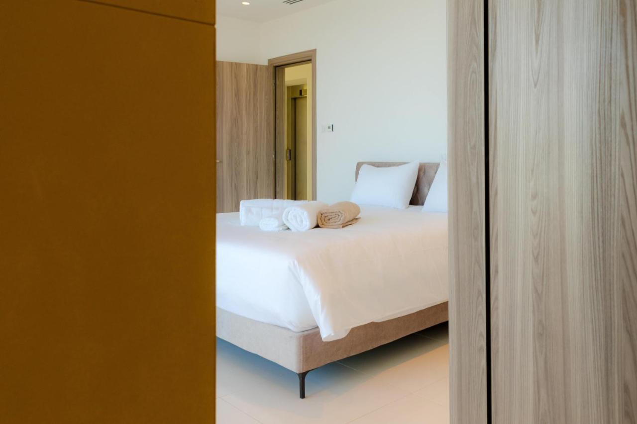 Love Bridge Seaview Villas 아이아 나파 외부 사진